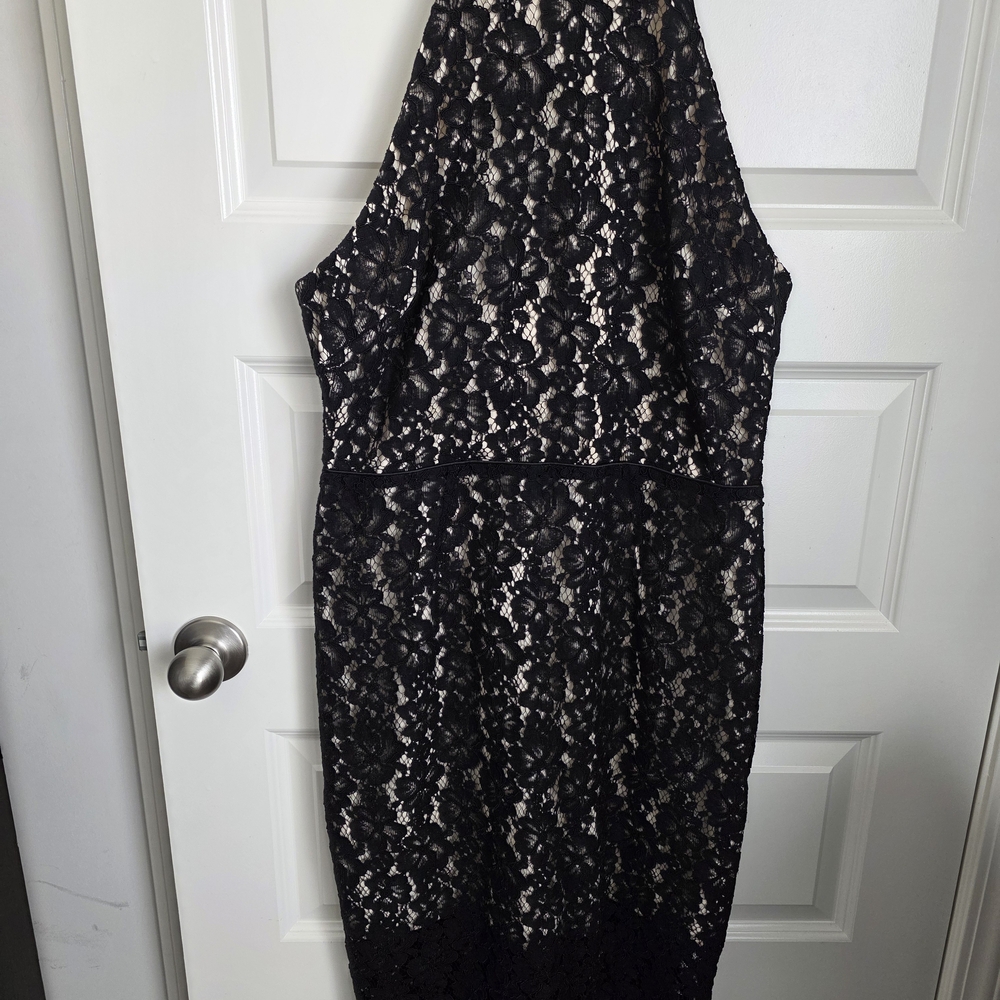 Chic Black Lace Midi Dress